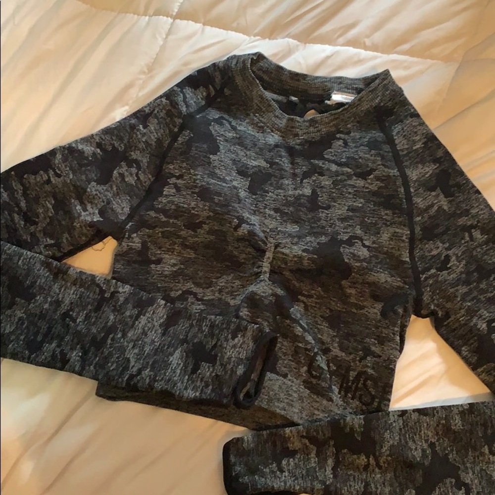 Camo gymshark top